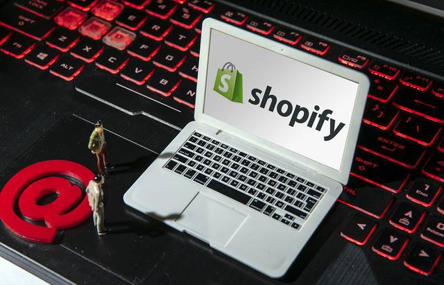 定制外貿獨立站商城和選擇Shopify建站大比拼，一擼到底！